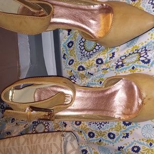 Brand new Maker's high heels